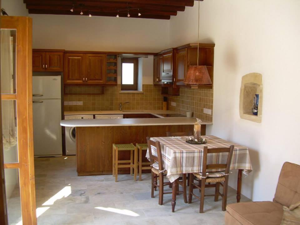 Ktima Charitini 2 *
